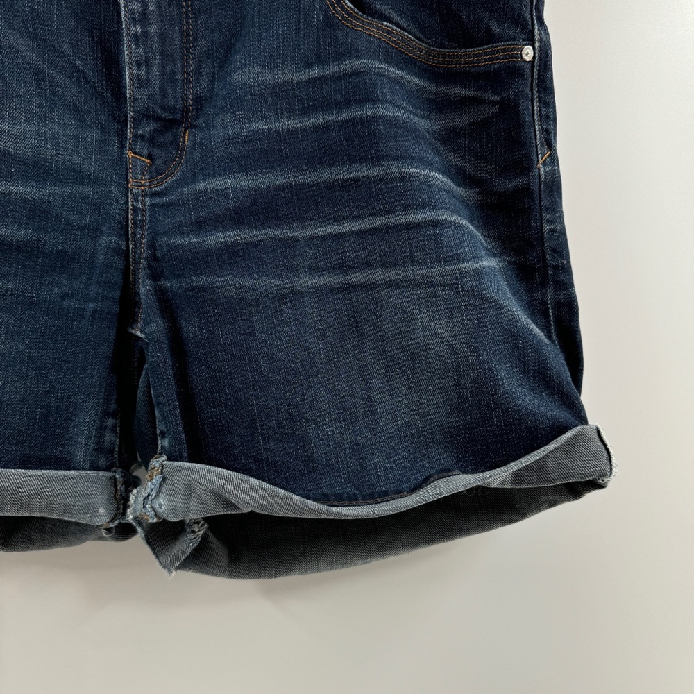 GAP Dark Wash Sexy Boyfriend Denim Shorts Distressed Size 30 - Picture 3 of 6